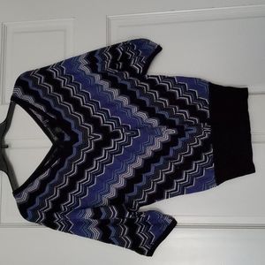 V-neck stripped sweater